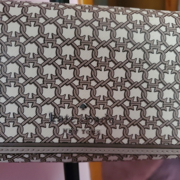 Kate Spade crossbody wallet - Picture 2 of 5